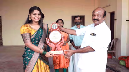 അക്ഷയ അന്ന് കൈപിടിച്ച് കയറ്റിയത് ഒരു ജീവൻ; 'മഞ്ഞുമ്മൽ ബോയ്സ്' ഓർമ്മകൾ വീണ്ടെടുത്തു, 10 വർഷത്തിന് ശേഷം ആദരം