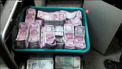 കര്‍ശന പരിശോധനകള്‍ തുടരുന്നു; ഇടുക്കിയില്‍ പിടിച്ചെടുത്തത് 20 ലക്ഷം രൂപ 