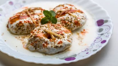 Holi Special: Try this easy Dahi Bhalla recipe to make your Holi party more interesting