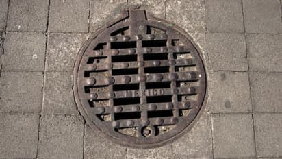 മഴക്കാലത്ത് തുറക്കുന്ന മലിന ജല പൈപ്പുകളിലൂടെ 'അമേരിക്കൻ സ്വപ്നം' സാധ്യമാക്കുന്ന 20 കാരൻ, പിടിയിലായത് ഇങ്ങനെ