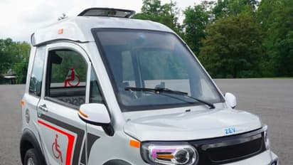 నానో ఎలక్ట్రిక్ సూపర్ కార్.. ఎవరి సహాయం లేకుండా ఈజీగా డ్రైవ్  చెయోచ్చు..