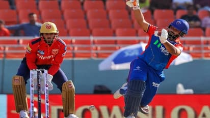 2 பவுண்டரி அடிச்சு லட்டு மாதிரி கேட்ச் கொடுத்து வெளியேறிய ரிஷப் பண்ட் - ரசிகர்கள் ஏமாற்றம்!