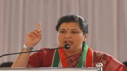 ಪ್ರಧಾನಿ ಮೋದಿ ಹಿಟ್ಲರ್ನಂತೆ ಪ್ರಚಾರ ನಡೆಸಿದ್ದಾರೆ: ಅಂಜಲಿ ನಿಂಬಾಳ್ಕರ್ ವಾಗ್ದಾಳಿ