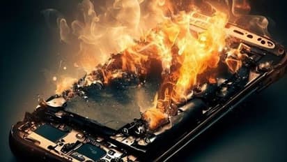 UP News: मां-बाप बना रहे थे गुझिया...खेल रहे थे बच्चे...तभी मोबाइल में हुआ ब्लास्ट...और तबाह हो गईं खुशियां