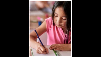 முத்து முத்தாக குழந்தையின் கையெழுத்து இருக்க.. இந்த 1 விசயம் பண்ணுங்க!