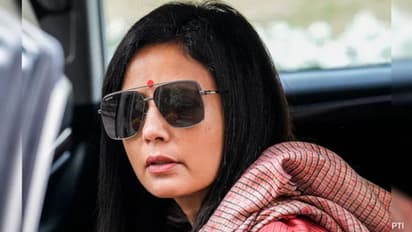 'സിബിഐയുടെ രാഷ്ട്രീയക്കളി ചില നിർദ്ദേശങ്ങളുടെ അടിസ്ഥാനത്തിൽ, തടയണം'; തെരഞ്ഞെടുപ്പ് കമ്മീഷന് മഹുവയുടെ പരാതി