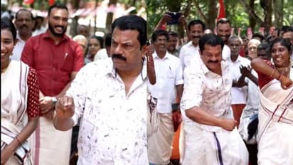 സിമ്പിൾ സ്റ്റെപ്പ് കാണിച്ചു തരുമോയെന്ന് മുകേഷ്, ശേഷം സംഭവിച്ചത്...