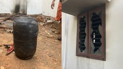 പുതിയ ഗ്യാസ് സിലിണ്ടർ കണക്ട് ചെയ്തു, സ്റ്റൗ ഉപയോഗിച്ചതിന് പിന്നാലെ തീ, വീടും പരിസരവും നാശമാക്കി പെട്ടിത്തെറി