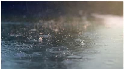 കനത്ത മഴ വരുന്നൂ, ഒപ്പം ഇടിമിന്നലും ശക്തമായ കാറ്റും; ജാഗ്രത പാലിക്കണം, പുതിയ കാലാവസ്ഥ അറിയിപ്പുമായി യുഎഇ