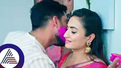 ಕೈಯಿಂದ ಬಣ್ಣ ಹಚ್ಚದಂತೆ ಸೀತಾ ಆಣೆ ಮಾಡಿದ್ರೆ ರಾಮ್ ಸುಮ್ಮನಿರ್ತಾನಾ? ಕೆನ್ನೆಗೆ ಕೆನ್ನೆ ಸೋಕಿದಾಗ...