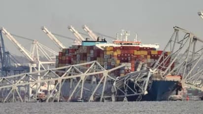 അമേരിക്കയിൽ പാലം തകരാനിടയായ കപ്പലിലെ ജീവനക്കാരെല്ലാം ഇന്ത്യക്കാർ: വൻ അപകടം നടന്നത് വാഹനങ്ങൾ പാലത്തിലുള്ളപ്പോൾ