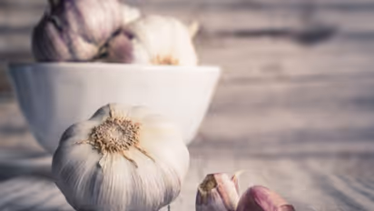 രാത്രി വെളുത്തുള്ളി കഴിക്കുന്നത് കൊണ്ടുള്ള ഈ ഗുണങ്ങള്‍ അറിയാമോ?