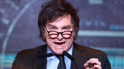 70,000 സർക്കാർ ജീവനക്കാരെ പിരിച്ചുവിടാൻ അർജൻ്റീന; പുതിയ തന്ത്രം പയറ്റി പ്രസിഡൻ്റ് ഹാവിയർ മിലി