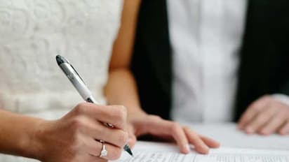 'വിവാഹത്തിന് മാതാപിതാക്കളുടെ സമ്മതം നിര്ബന്ധമാക്കും'; വിചിത്ര വാഗ്ദാനവുമായി തെരഞ്ഞെടുപ്പ് പ്രകടനപത്രിക