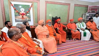 ಲೋಕಸಭೆ ಚುನಾವಣೆ 2024: ಪ್ರಹ್ಲಾದ ಜೋಶಿ ಬದಲಾವಣೆಗೆ ಲಿಂಗಾಯತ ಮಠಾಧೀಶರ ಪಟ್ಟು