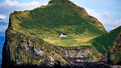 ನೆಮ್ಮದಿಗಾಗಿ ದುಪ್ಪಟ್ಟು ಹಣ ಕೊಟ್ಟು ಜನರೇ ಇಲ್ಲದ ತಾಣದಲ್ಲೊಂದು ಮನೆ ಖರೀದಿಸಿದ ದಂಪತಿ!