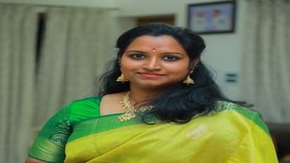 వరంగల్ ఎంపీ సెగ్మెంట్: కాంగ్రెస్‌లో చేరిన మరునాడే కడియం కావ్యకు టిక్కెట్టు