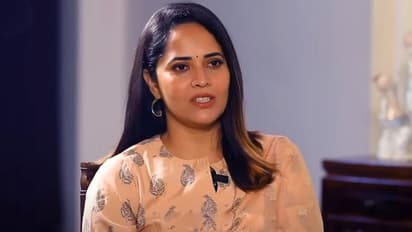 పవన్ కళ్యాణ్ కి అనసూయ ఝలక్... ఆయన అడిగితే చెప్పానంటూ యూటర్న్ తీసుకున్న స్టార్ యాంకర్!