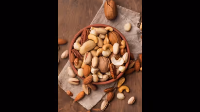 జీడిపప్పు, బాదం, వాల్ నట్స్ ను కలిపి తింటే ఏమౌతుందో తెలుసా?