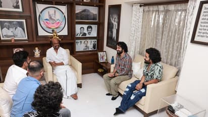 'തലൈവര്ക്കും പുടിച്ചു പോച്ച് ബോയ്സിനെ' : മഞ്ഞുമ്മൽ ബോയ്സ് ടീമിനെ കണ്ട് സൂപ്പര് സ്റ്റാര്