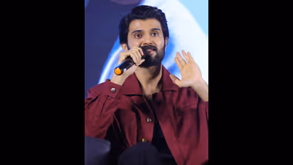 Vijay Deverakonda :  రెమ్యునరేషన్ పై ఇన్నాళ్లకు ఓపెన్ అయిన విజయ్ దేవరకొండ.. ఎంత తీసుకుంటున్నడో తెలుసా? 