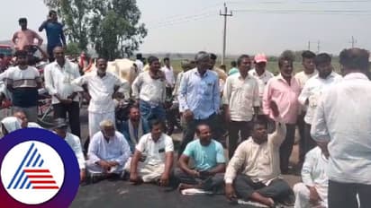 ಬಾಗಲಕೋಟೆ: ಬ್ಯಾರೇಜ್ ಗೇಟ್ಗೆ ಆಗ್ರಹಿಸಿ ರಾಜ್ಯ ಹೆದ್ದಾರಿ ತಡೆದು ರೈತರು ಪ್ರತಿಭಟನೆ