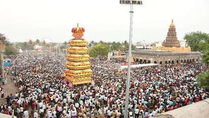 ಕಲಬುರಗಿ: ಶರಣಬಸವೇಶ್ವರರ ಜಾತ್ರೆ, ಮಹಾ ದಾಸೋಹಿಯ ತೇರನ್ನೆಳೆದ ಭಕ್ತರು..!