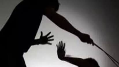 MP News: नाबालिग छात्र-छात्रा को कुत्ते के पट्टे से पीटा...नंगा कर कराया डांस...पित-पुत्र गिरफ्तार, जाने वजह