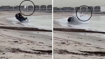 കടല് തീരത്ത് കാര് തല കീഴായി മറിഞ്ഞത് മൂന്ന് തവണ, വായുവിലേക്ക് ഡ്രൈവര്; അത്ഭുത രക്ഷപ്പെടലിന്റെ വീഡിയോ