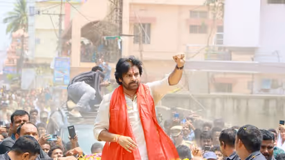  నన్ను, నా సిబ్బందిని బ్లేడ్లతో కోస్తున్నారు: పవన్ కళ్యాణ్