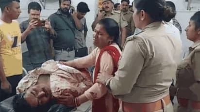 UP News: इटावा में साथी की सर्विस रिवाल्वर से SI ने खुद को किया Shoot...पत्नी ने SSP पर लगाए सनसनीखेज आरोप