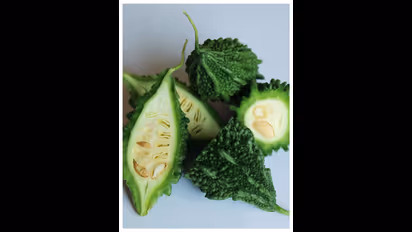 பாகற்காய் கசப்புனு தெரியும்.. ஆனா இப்படி சமைத்தால் துளி கூட கசக்காது!!!