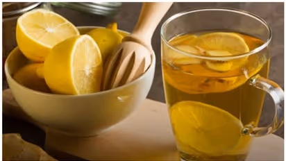 അതിരാവിലെ വെറും വയറ്റിൽ നാരങ്ങ വെള്ളത്തിൽ അൽപം തേൻ ചേർത്ത് കുടിച്ചാൽ...