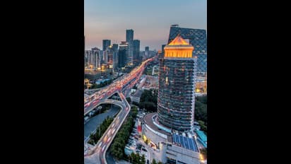 ಮಿತಿಮೀರಿದ ಕಟ್ಟಡ ಭಾರ: ಕುಸಿಯುತ್ತಿವೆ ಚೀನಾದ ನಗರಗಳು..!