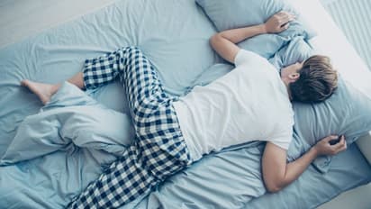 ಹಗಲಿನಲ್ಲಿ ನಿದ್ದೆ ಮಾಡಿದ್ರೆ ಬುದ್ಧಿಮಾಂದ್ಯತೆಯ ಅಪಾಯ ಹೆಚ್ಚು; ಅಧ್ಯಯನದ ವರದಿ