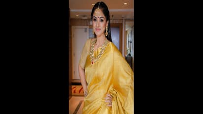 லிப் லாக்கால் நடந்த பிரேக்கப்; 20 வயசு மூத்த நடிகரால் கேரியரை தொலைத்த ஹீரோயின் யார் தெரியுமா?