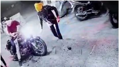 ടോളിനെ ചൊല്ലി തർക്കം, പിന്നാലെ മുഖംമൂടി ആക്രമണം, ഓടിരക്ഷപ്പെടുന്നതിനിടെ രണ്ട് ജീവനക്കാർ കിണറ്റിൽ വീണുമരിച്ചു