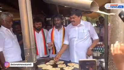 பிரசாரத்தின் போது புரோட்டா சுட்டு ஒரே இலையில் சாப்பிட்ட ராஜேந்திர பாலாஜி, விஜய பிரபாகரன்