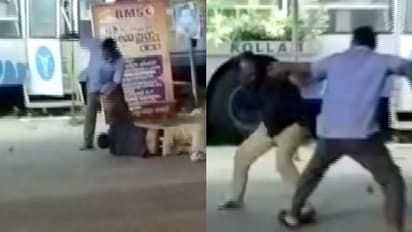 'ബോർഡ് നോക്കെടാ...'; ബസിന്റെ സമയം ചോദിച്ച യാത്രക്കാരനെ റോഡിൽ വലിച്ചിഴച്ച് മർദ്ദിച്ച് കെഎസ്ആർടിസി ജീവനക്കാരൻ,