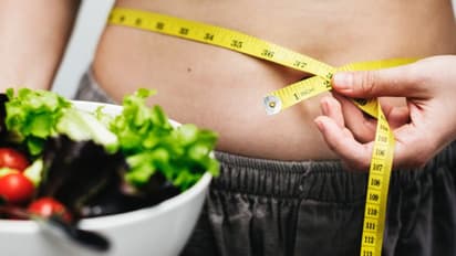 Health Tips : வெறும் 7 நாள்.. டக்கரான Flat Bellyயை பெற என்னென்ன செய்யணும்? நிபுணர்கள் சொல்லும் சீக்ரெட்!