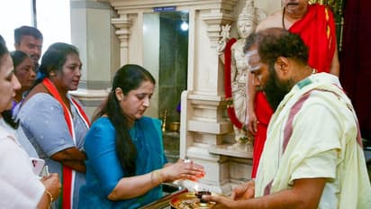 ಲೋಕಸಭಾ ಚುನಾವಣಾ ಪ್ರಚಾರಕ್ಕೆ ಧುಮುಕಿದ ಡಿಕೆಶಿ ಪತ್ನಿ ಉಷಾ! ಮೈದುನ ಡಿಕೆ ಸುರೇಶ್ ಪರ ಮತಯಾಚನೆ