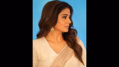 ಗೋಲ್ಡನ್ ಬಾರ್ಡರ್ ಸೀರೆಯಲ್ಲಿ ಅಣ್ಣಾಬಾಂಡ್ ನಟಿ: ತುಂಬಾ ನೋಡ್ಬೇಡಿ ಲವ್ವು ಆಯ್ತದೆ ಎಂದ ಫ್ಯಾನ್ಸ್‌!