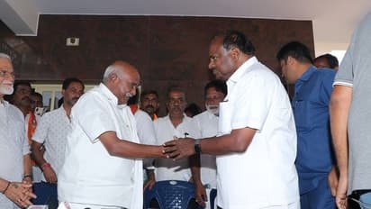 ನಾಲ್ಕೂವರೆ ವರ್ಷಗಳ ಬಳಿಕ ವಿಶ್ವನಾಥ್, ಎಚ್.ಡಿ.ಕುಮಾರಸ್ವಾಮಿ ಭೇಟಿ