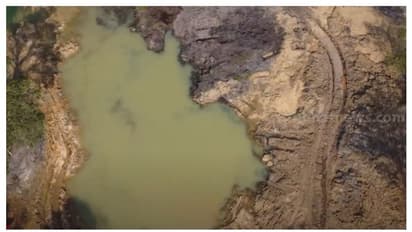 കോട്ടയ്ക്കൽ എസ്റ്റേറ്റിൽ ഈട്ടി മുറിച്ചു, നീർച്ചാൽ നികത്തി; റെഡ് സോണിൽ ചട്ടങ്ങൾ ലംഘിച്ച് നിർമാണം, കേസ്