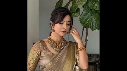 ಸೀರೆಯುಟ್ಟ ಬಂಗಾರದ ಗೊಂಬೆ.. ದೃಷ್ಟಿ ತೆಗೆಸಿಕೊಳ್ಳಿ: ರಾಧಿಕಾ ಪಂಡಿತ್‌ ಬ್ಯೂಟಿಗೆ ಮನಸೋತ ನೆಟ್ಟಿಗರು!