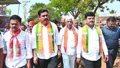 ಲೋಕಸಭಾ ಚುನಾವಣೆ: ಶಿಕಾರಿಪುರದಲ್ಲಿ ರಾಘವೇಂದ್ರ ಪರ ವಿಜಯೇಂದ್ರ ಭರ್ಜರಿ ಪ್ರಚಾರ!