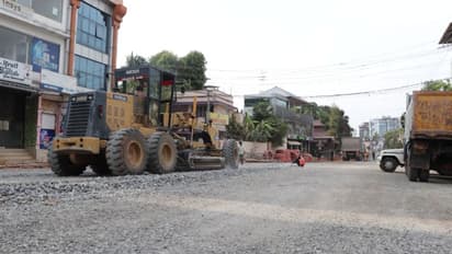 ഉടൻ തുറക്കുന്ന റോഡുകൾ, ടാറിങ്ങിനൊരുങ്ങിയവ, സ്മാർട്ട് സിറ്റി റോഡുകളുടെ ജോലി പുരോഗതി ഇങ്ങനെ...