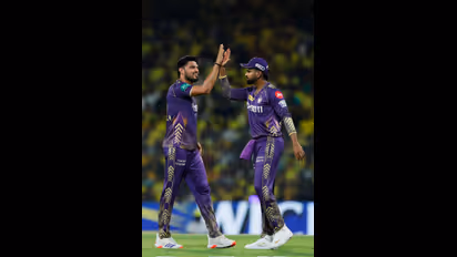 டாஸ் வென்ற கேகேஆர் பவுலிங் –  தேவ்தத் படிக்கலை கழற்றிவிட்டு நல்ல முடிவு எடுத்த லக்னோ!