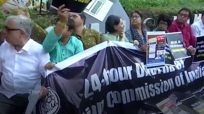 ಚು. ಆಯೋಗದ ಮುಂದೆ ಟಿಎಂಸಿ ಪ್ರತಿಭಟನೆ: ಸಿಬಿಐ, ಇ.ಡಿ., ಐಟಿ, ಎನ್ಐಎ ಮುಖ್ಯಸ್ಥರ ಬದಲಿಸಲು ಮನವಿ