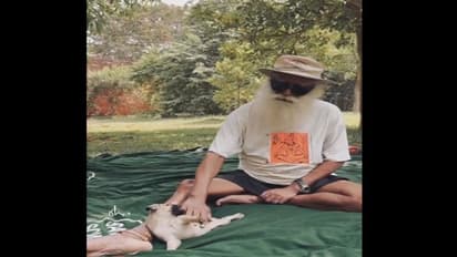 பெண்களைப் பற்றிய எண்ணத்தை மாற்ற வேண்டும்: சத்குரு ஜக்கி வாசுதேவ் வலியுறுத்தல்!